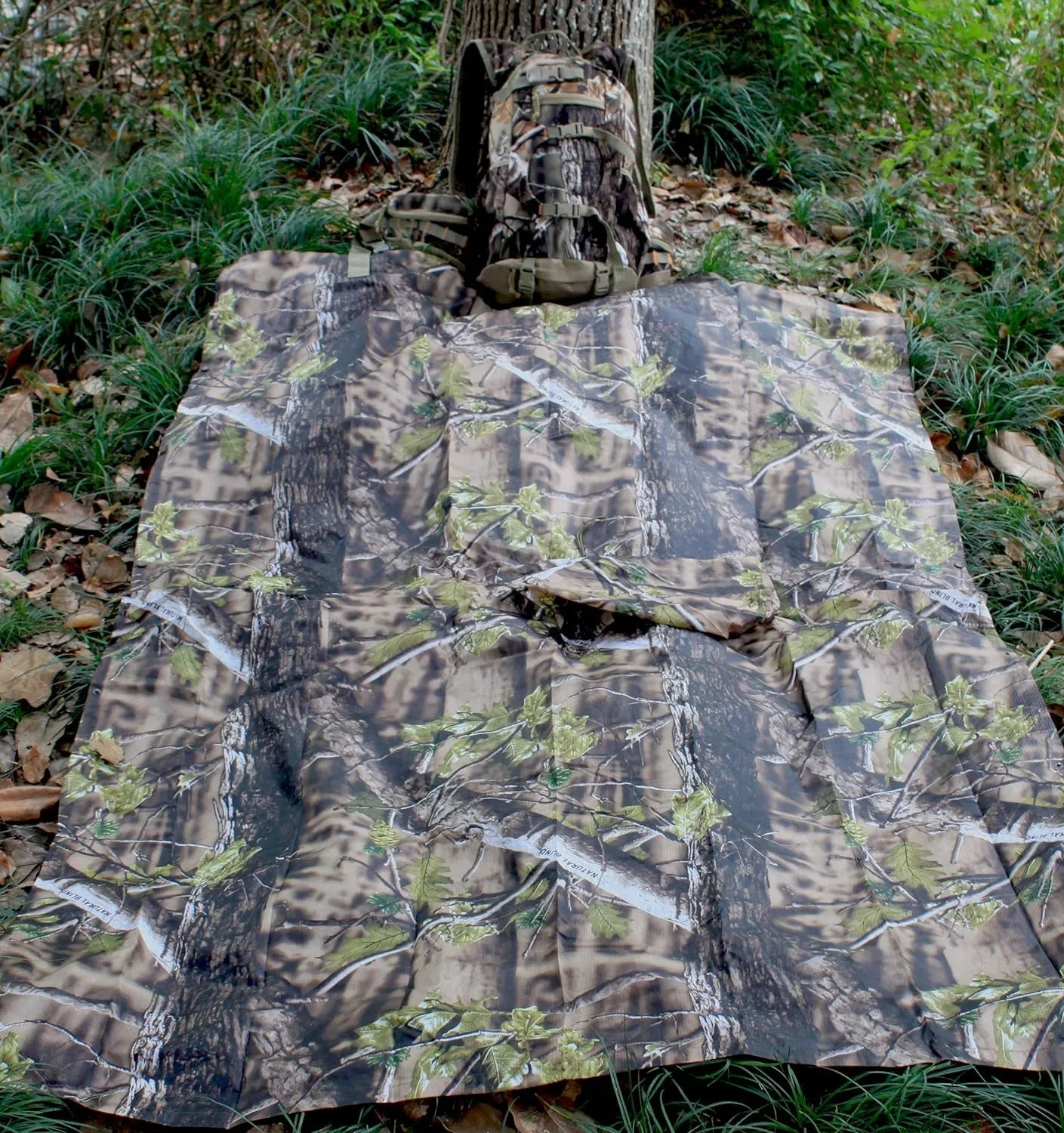 Camouflage Rain Poncho Hooded Waterproof Camo Raincoat with Blind Pattern for Hunting Hiking Camping Fishing