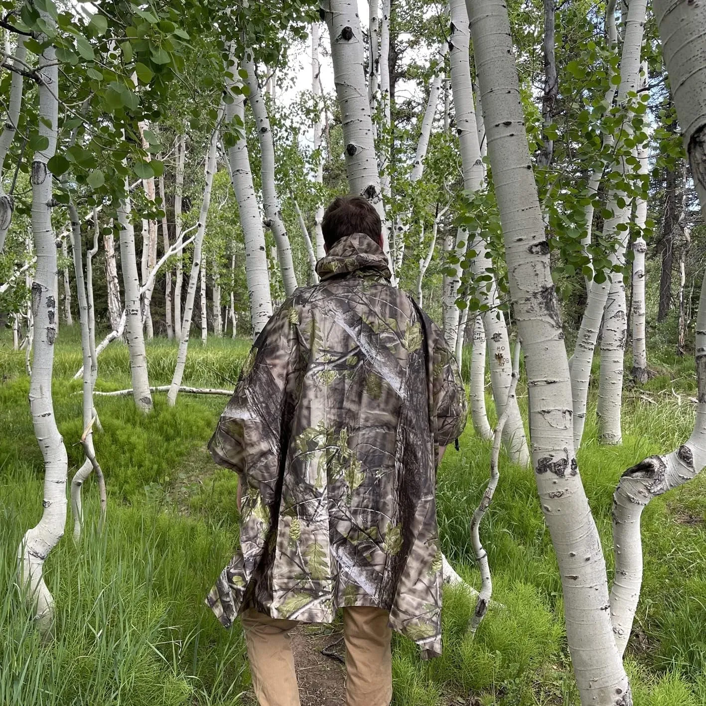 Camouflage Rain Poncho Hooded Waterproof Camo Raincoat with Blind Pattern for Hunting Hiking Camping Fishing