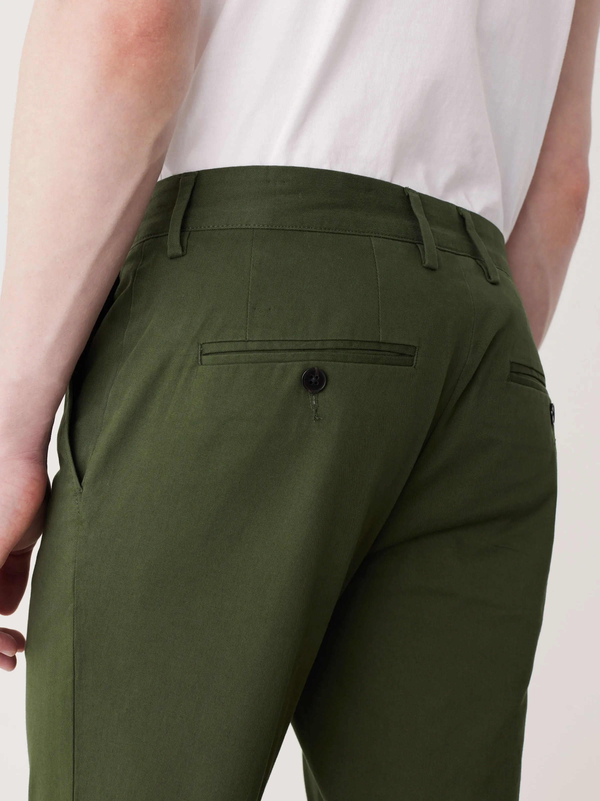 The Brunswick Slim Fit Chino Pant in Green